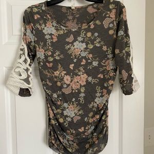 maternity floral shirt